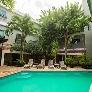 Nacional 4*, Mérida Mexique